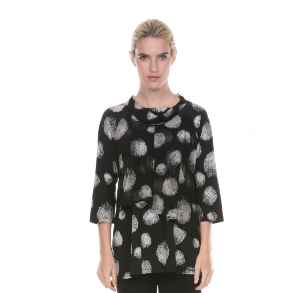 Terra Black & White Women's Top